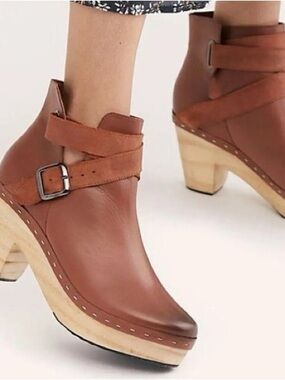 Free people bungalow clogs NWOT